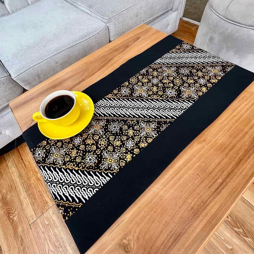 Table Runner Parang Nuansa Hitam Istimewa Reversible