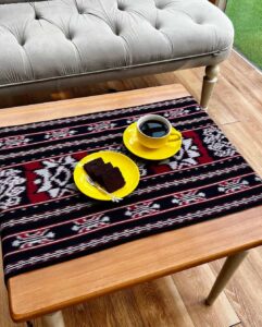 Table Runner Tenun NTT Nuansa Merah Istimewa Reversible