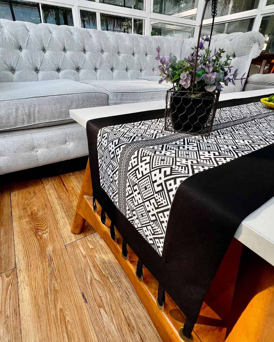 Table Runner Tribal Eksklusif Reversible