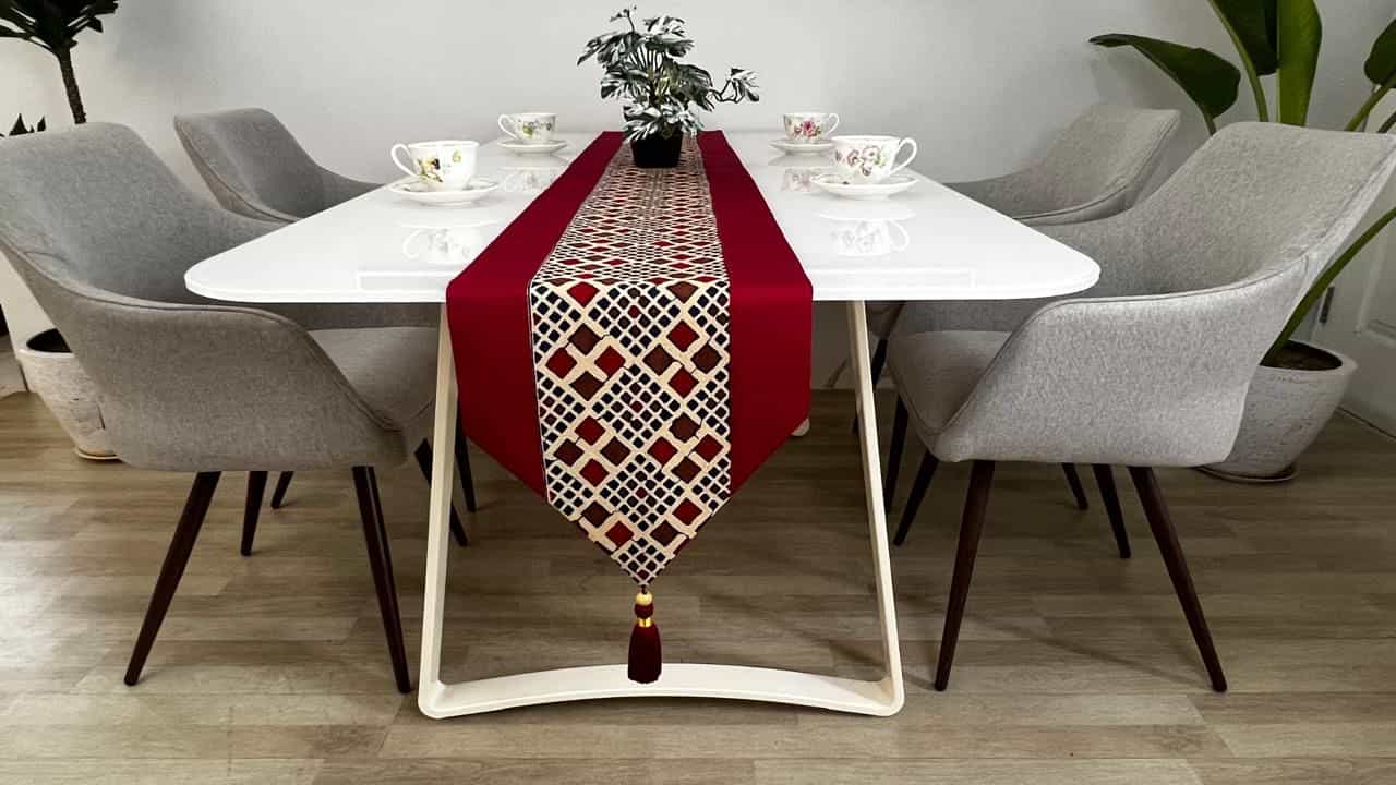 Table Runner Motif Galar Merah Kotak Premium