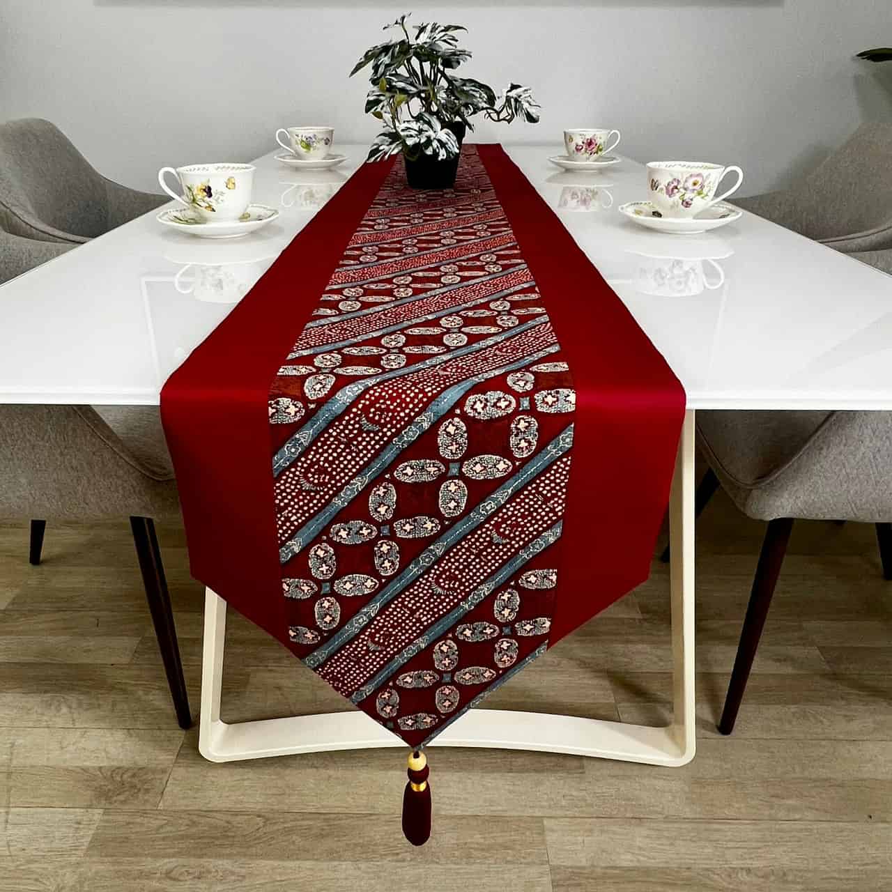 Table Runner Motif Kawung Lereng Merah Premium