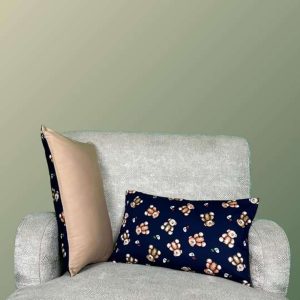 Sarung Bantal Sofa Motif Beruang Menggemaskan