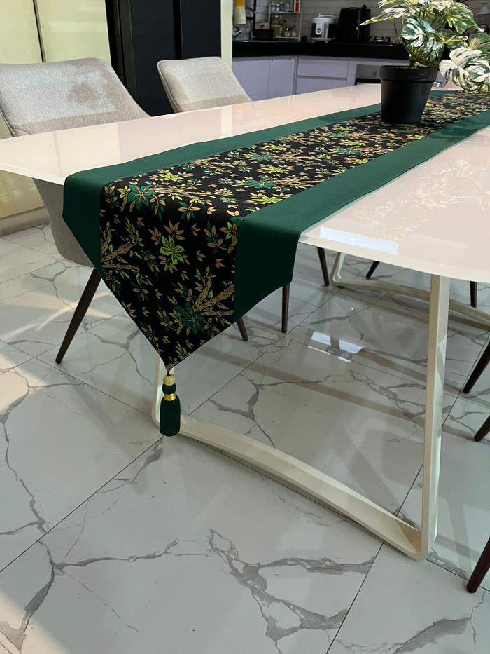 Dekorasi Meja Makan