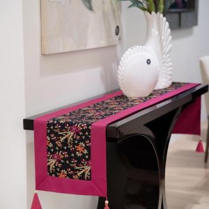 Table Runner Batik Prada