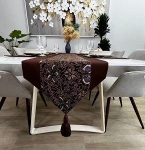 Table Runner Motif Cuwiri 03