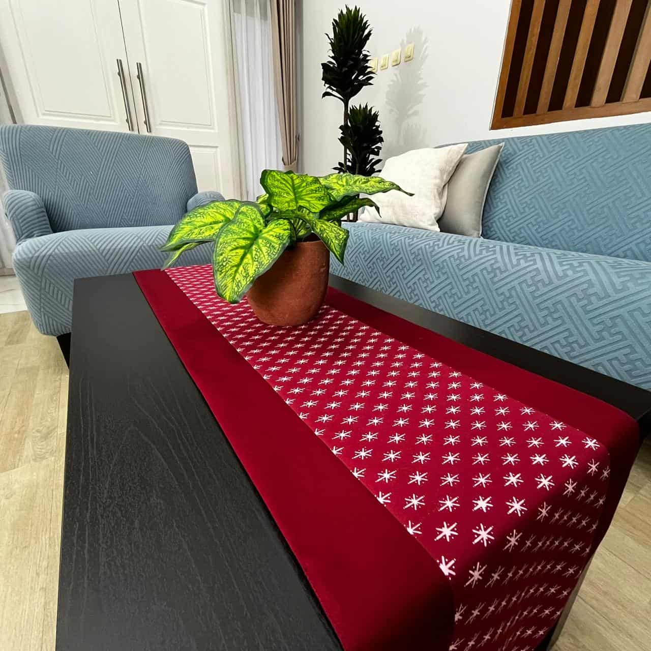 Ayuka Table Runner