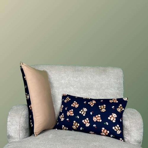 Sarung Bantal Sofa Motif Beruang Menggemaskan